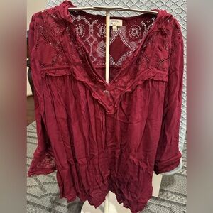 Crown & Ivy women’s plus size burgundy blouse. SZ 3X